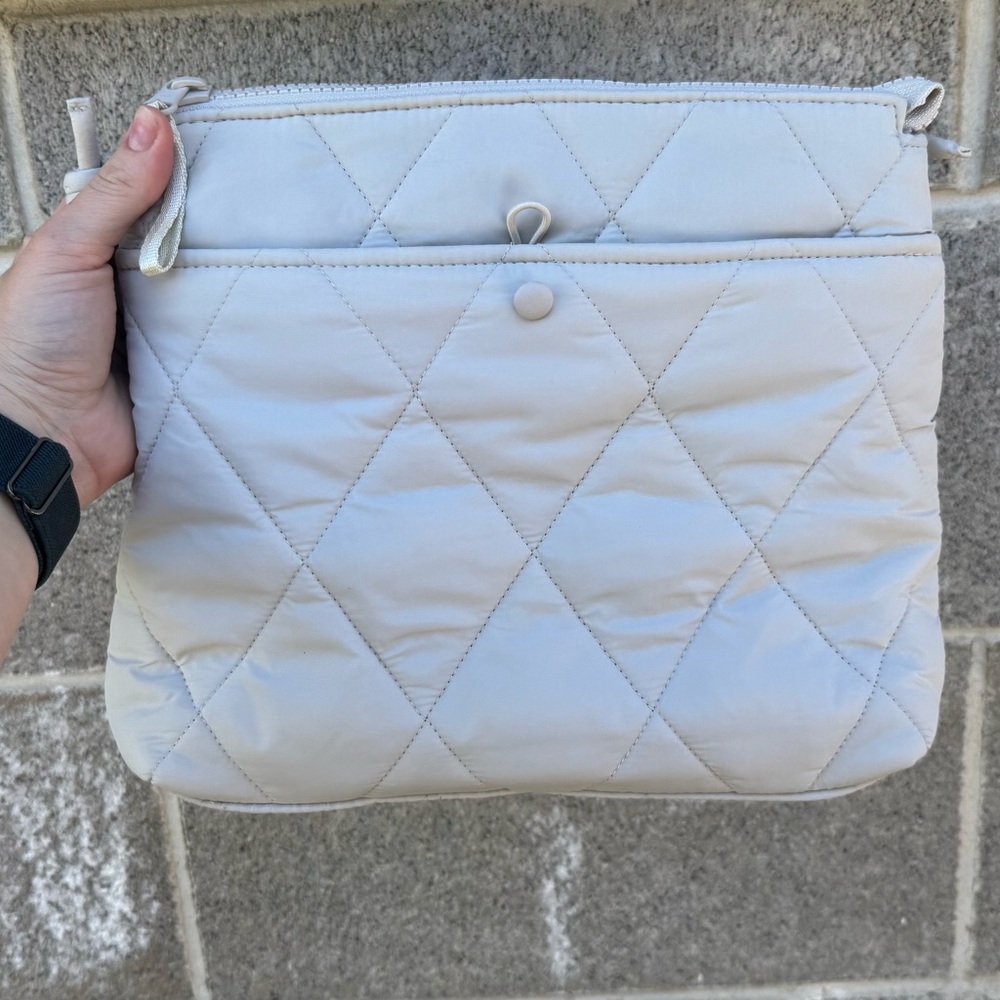 Vera Bradley Featherweight Original Hipster Crossbody in Pumice Stone